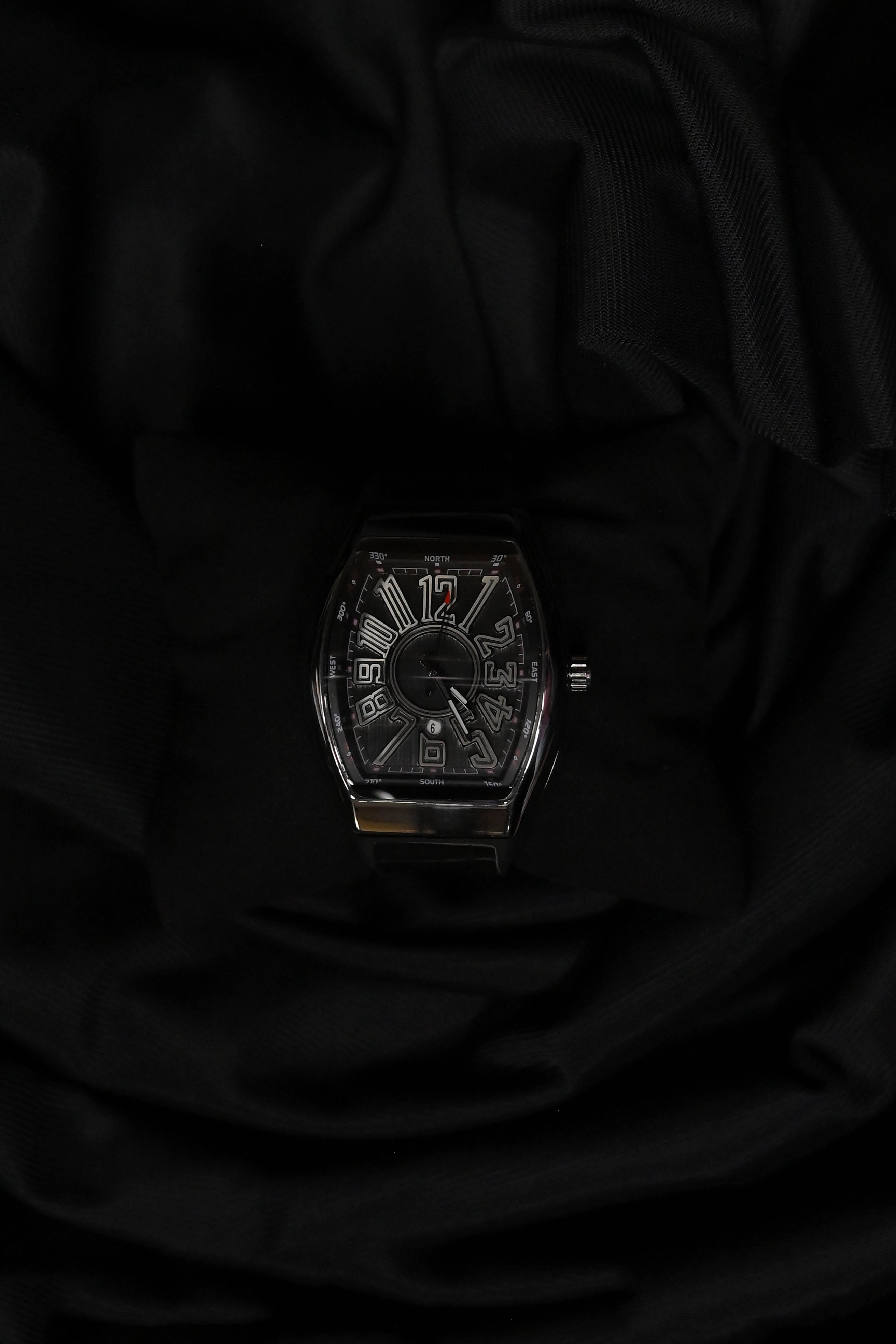 Luxury Black Tonneau Watch – Bold Statement Edition