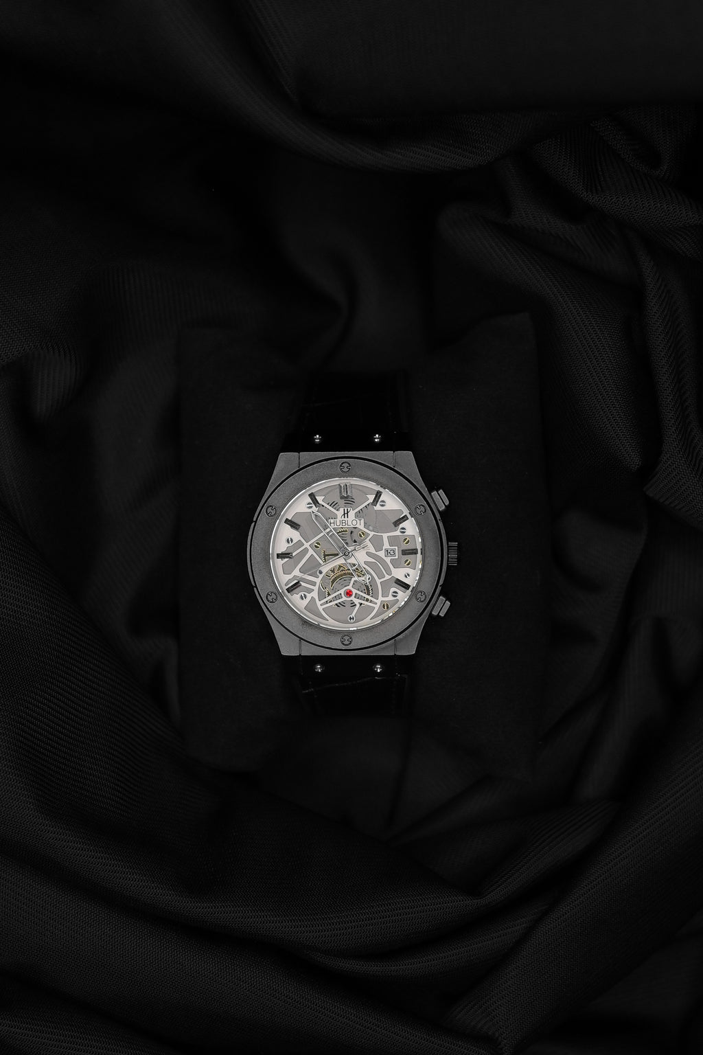 Skeleton Dial Automatic Watch – Luxury Black Edition