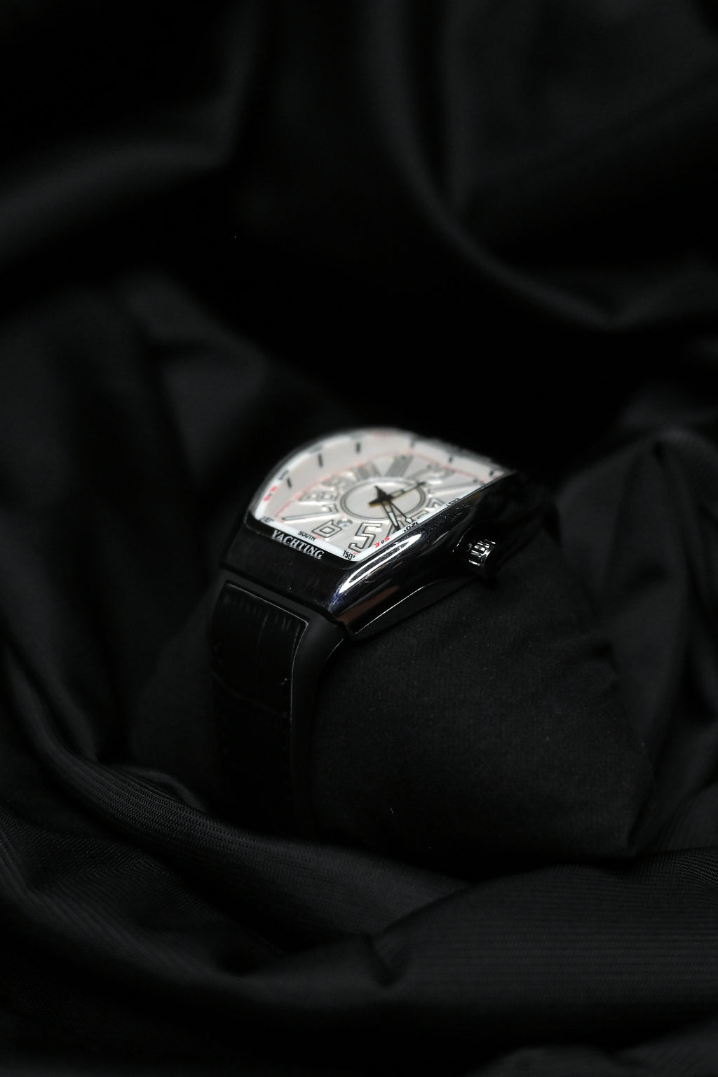 Luxury Square Dial Watch – White Face Statement Edition