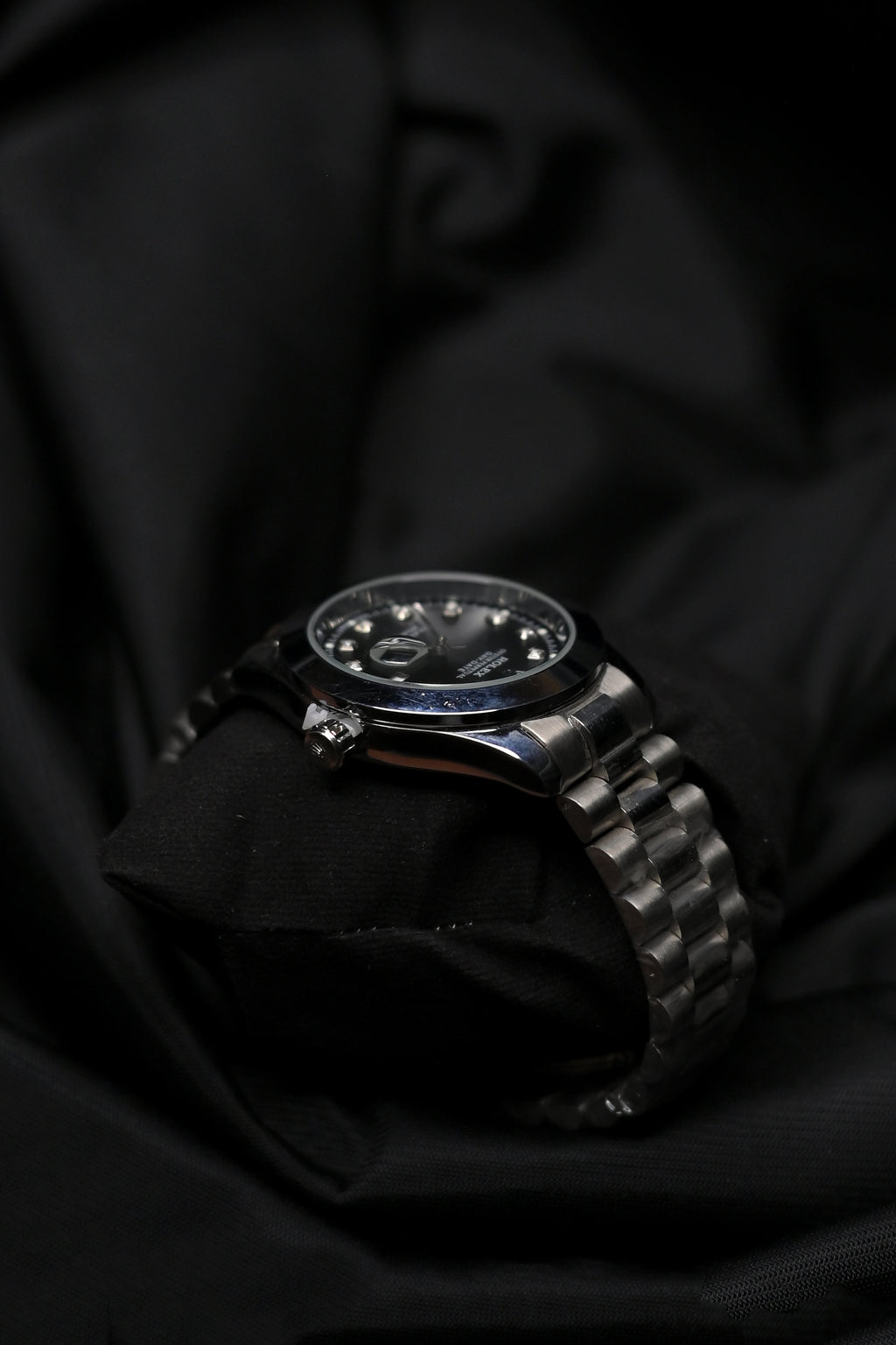 Luxury Stainless Steel Day-Date Watch – Classic Elegance & Precision