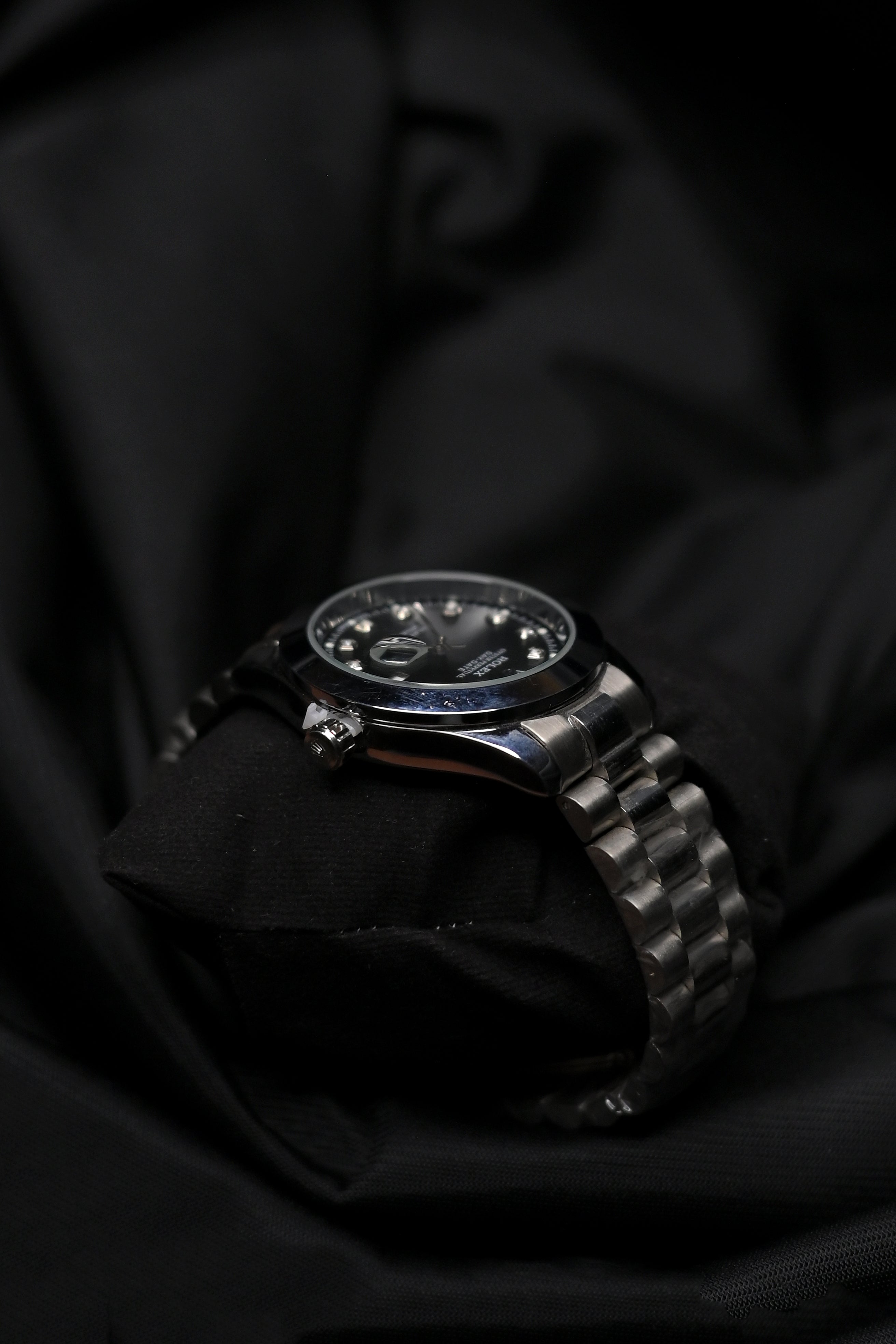 Luxury Stainless Steel Day-Date Watch – Classic Elegance & Precision