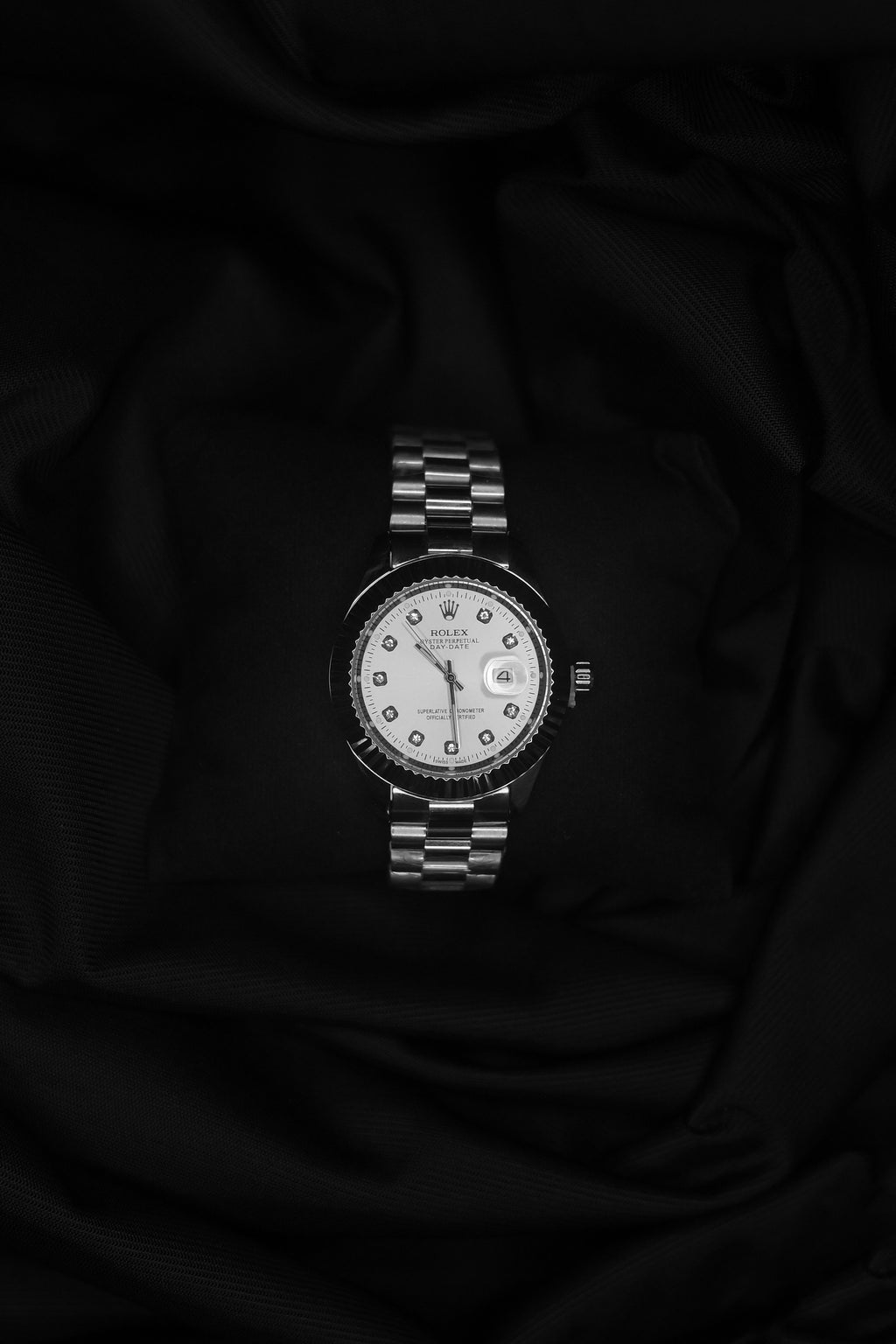Luxury Day-Date Style Watch – White Dial with Diamond Markers & Stainless Steel Bracelet