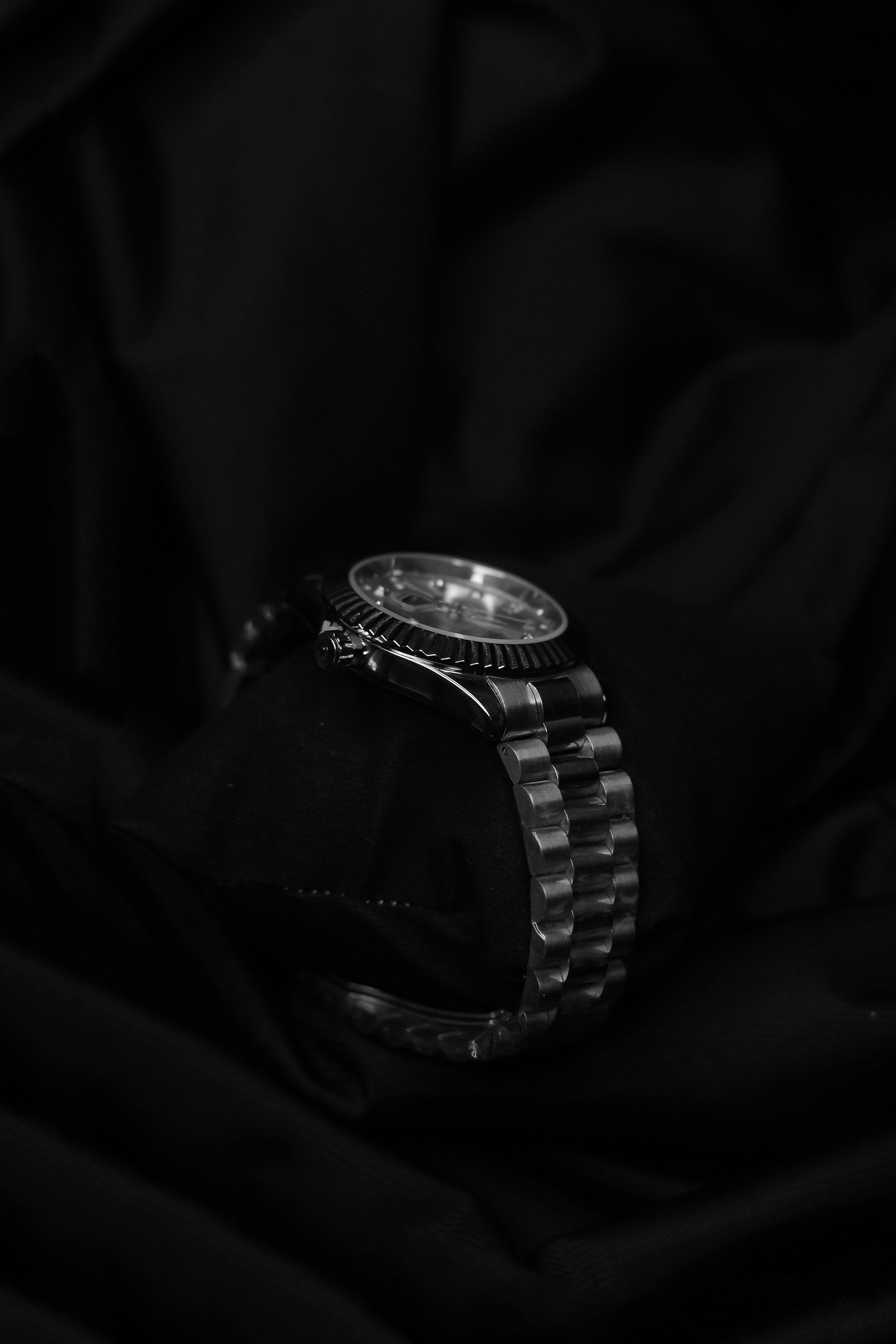 Luxury Day-Date Style Watch – White Dial with Diamond Markers & Stainless Steel Bracelet